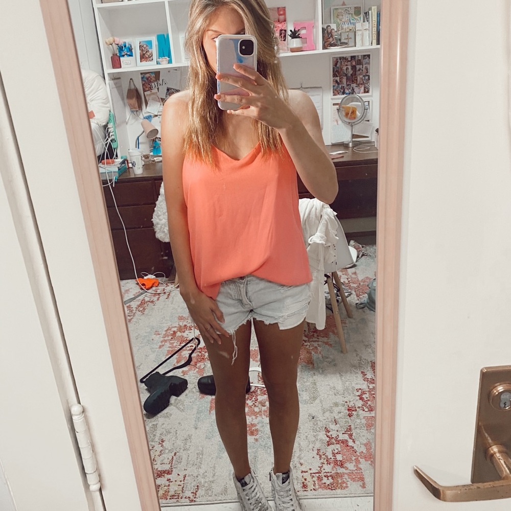 Pink tank